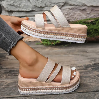 Sabela - Elegant golden wedge sandals