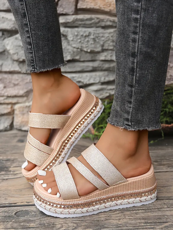 Sabela - Elegant golden wedge sandals