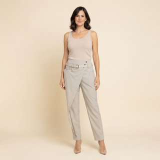 Calista™ Pantalón con diseño asimétrico y cinturón exclusivo