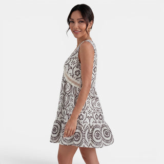 Vestido Corto Mujer Encaje Calado Cuello V