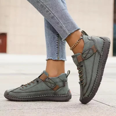 Gisela - Comfortable orthopedic shoes with a leather effect