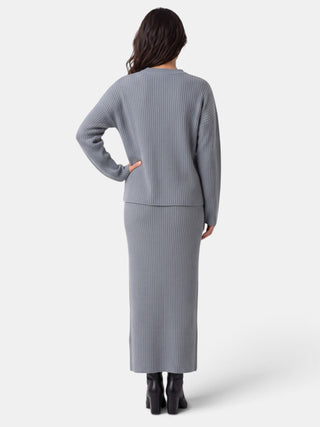 Conjunto Mujer Suéter y Falda