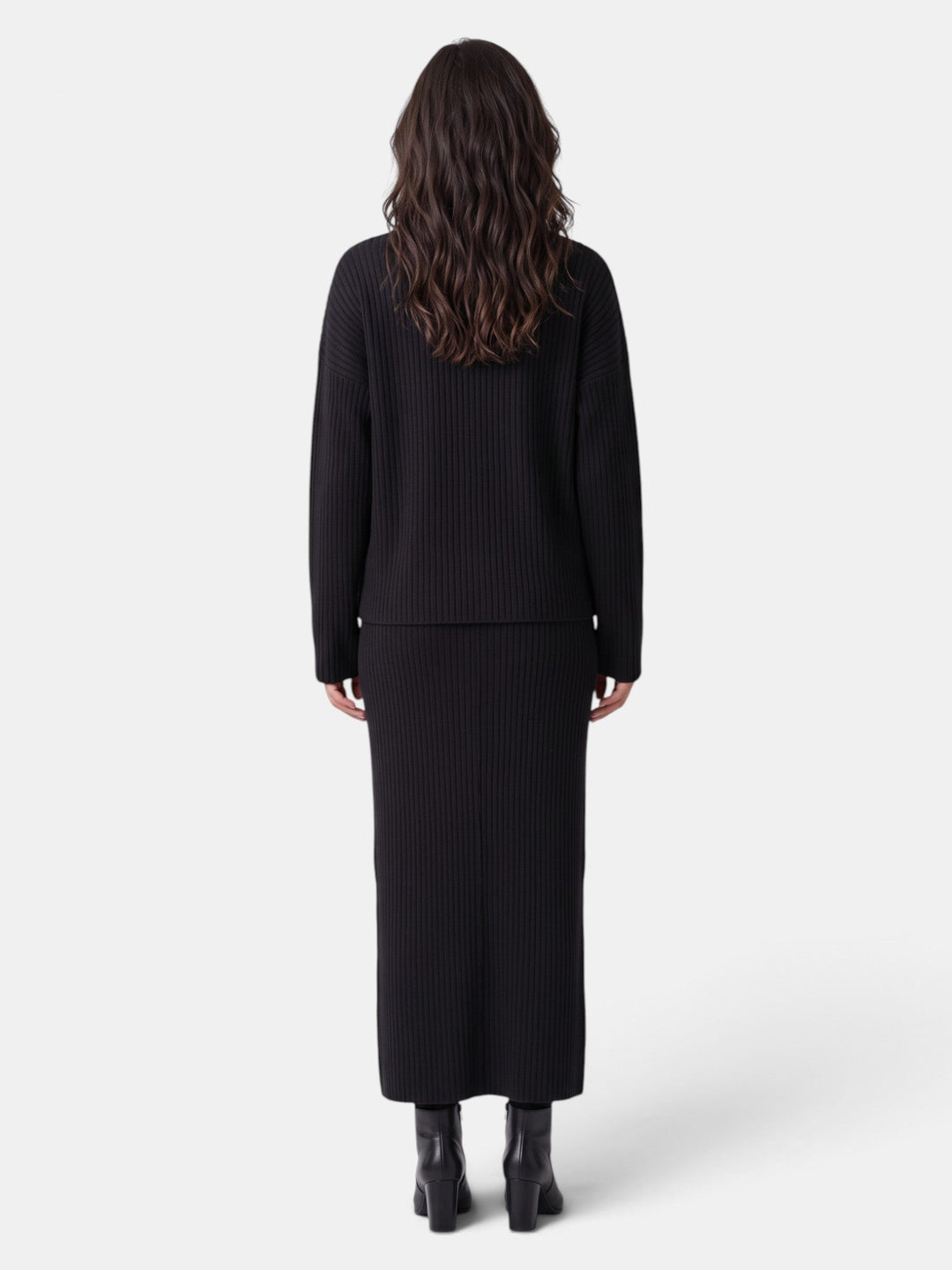 Conjunto Mujer Suéter y Falda